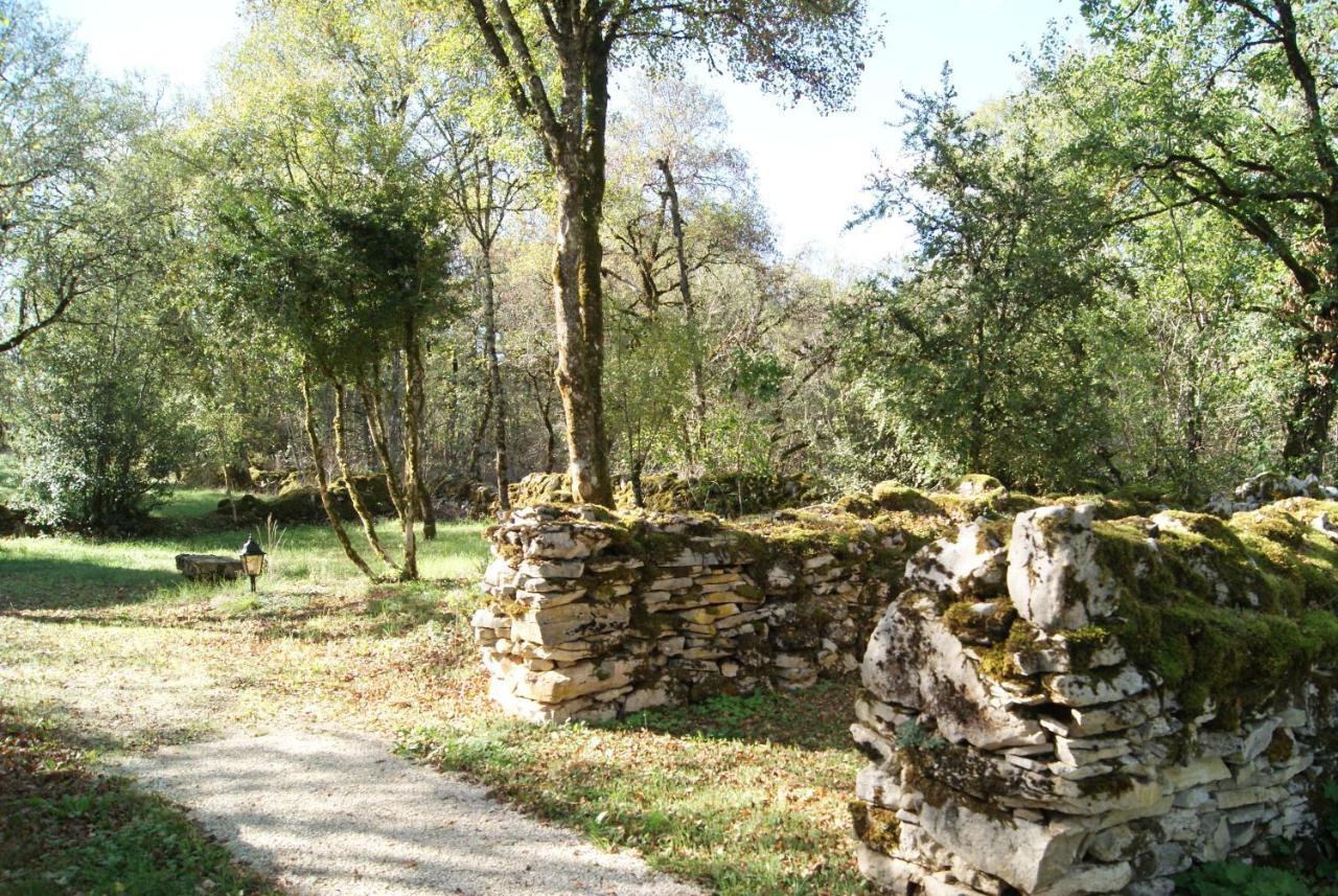 Le Domaine De La Claire Fontaine Gites -Chambres D'Hotes Montvalent Exterior foto